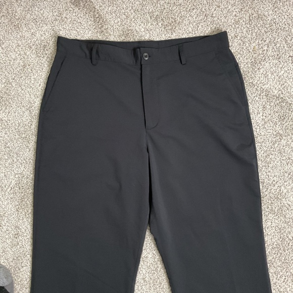 Under Armour Men’s Black Tech Golf Pants Size 36x32 UA Performance Straight-Leg - Picture 3 of 9